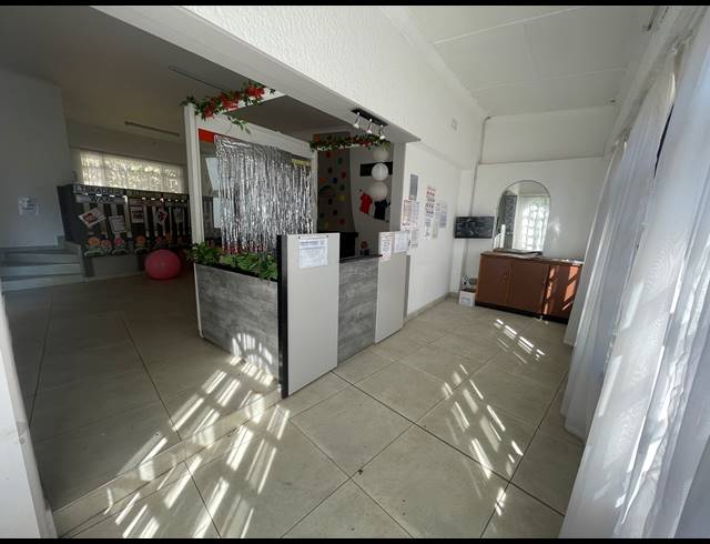 251M² BUSINESS TO LET IN LIBRADENE
